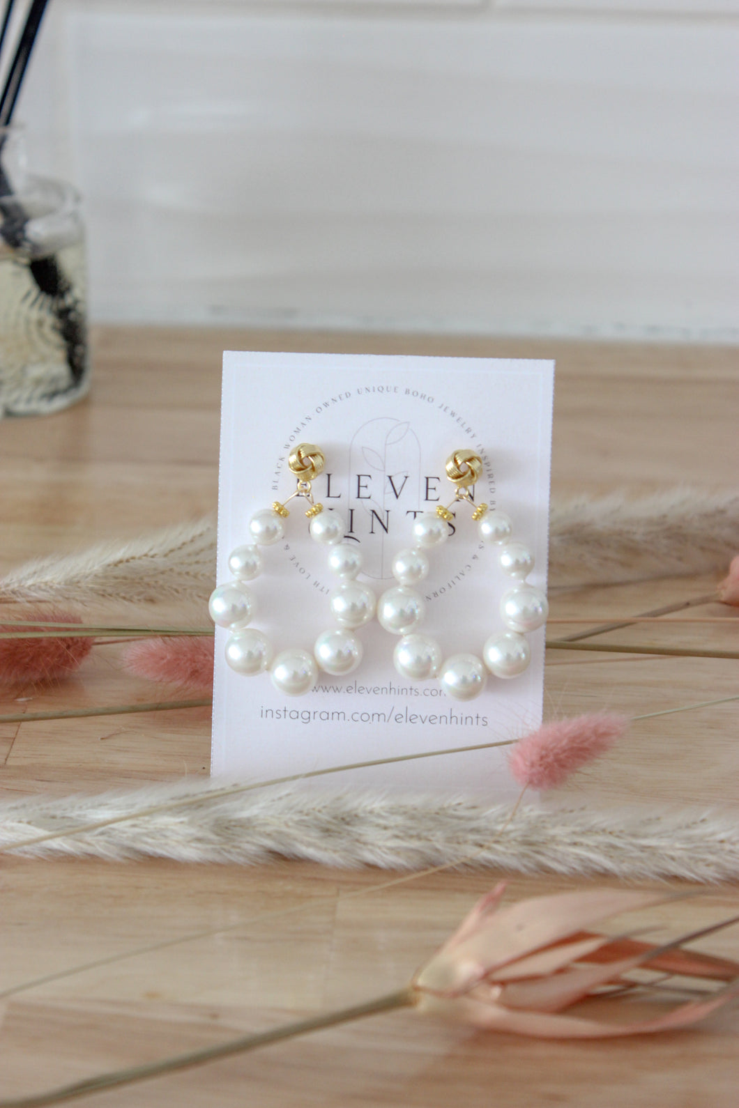 Pearl's Beaded Earrings in White